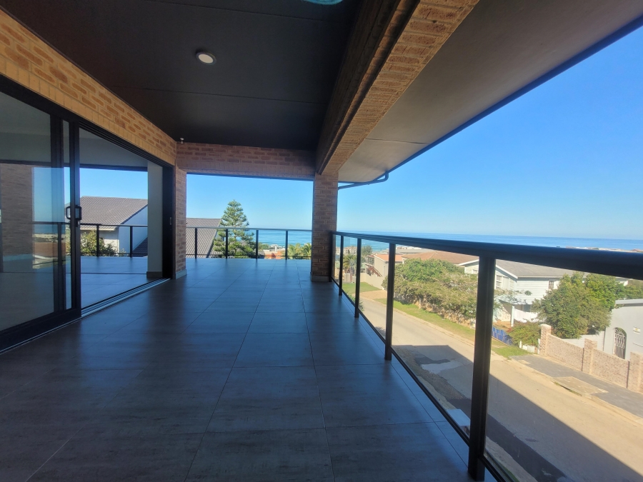 4 Bedroom Property for Sale in Wavecrest Eastern Cape